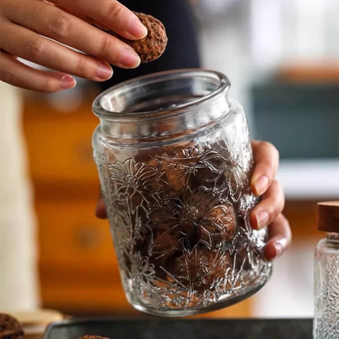 ANSQU Set of 2 Vintage Glass Jars, 23.7 FL OZ Candy Jars with Lids, Sugar Container Mason Jars for Home Kitchen Pantry, Cute Jar (Daisy & Sunflower)
