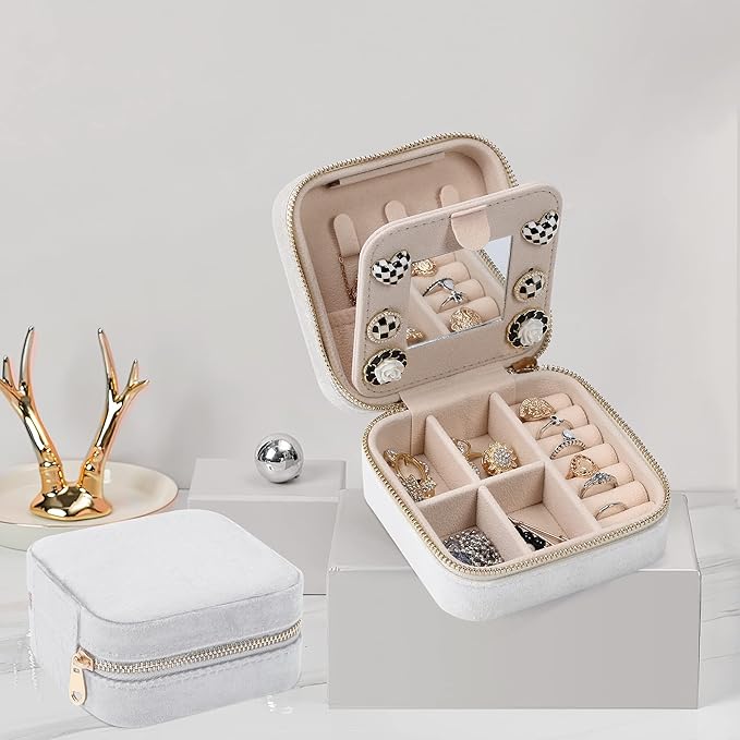 Dajasan Velvet Jewelry Box, Mini Travel Jewelry Case, Portable Travel Jewelry Organizer with Mirror for Birthday Mother's Day Valentine's Day(Beige)