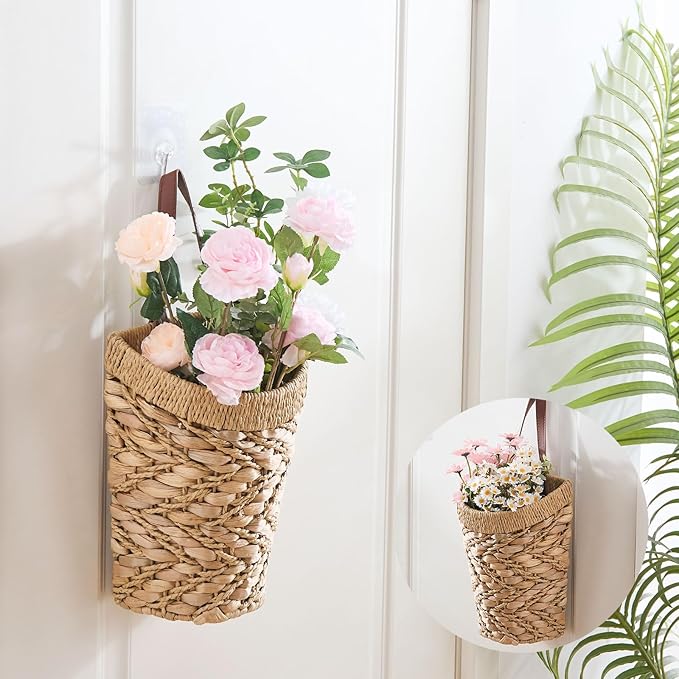 Handwoven Front Door Basket Water Hyacinth Wall Hanging Basket Decorative Boho Mounted Organizer for Dried Flower Plants Storage Basket for Garden, Home, and Farmhouse Décor