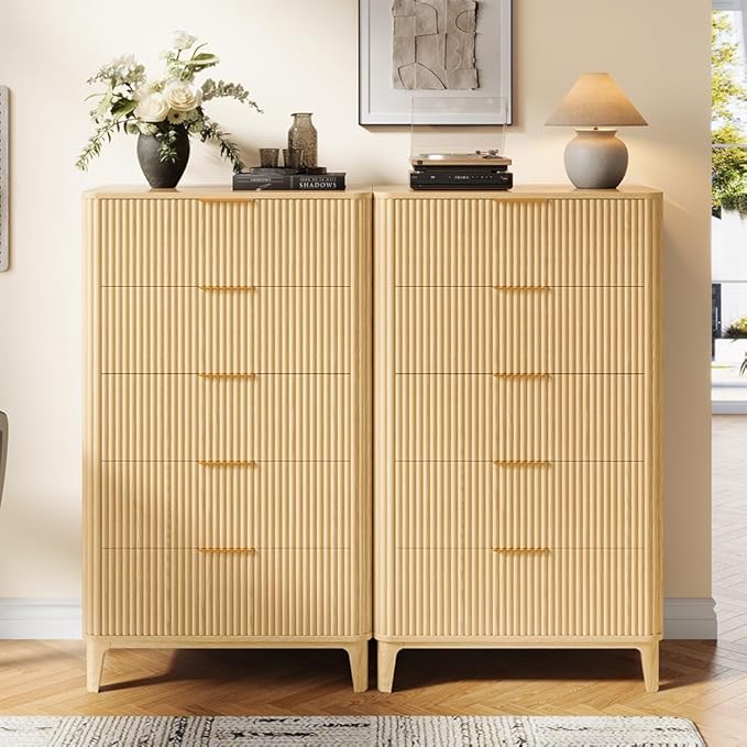 Fluted 5 Drawers Dresser for Bedroom, 45" Modern Tall Chest of Drawers with Wood Grain, Farmhouse Wooden Vertical Dresser, Curved Profile Design, Wood Drawer Organizer for Closet, Hallway Natural