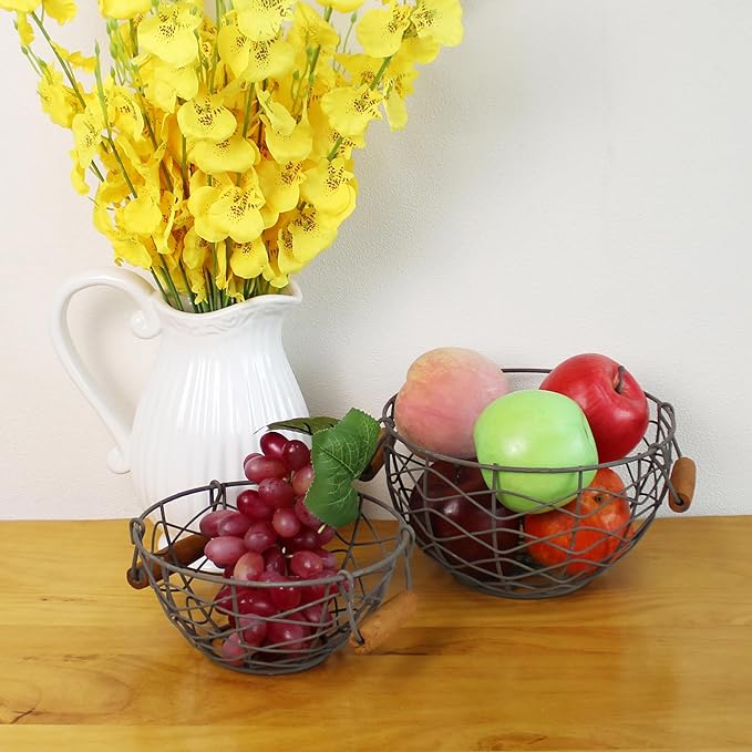 CVHOMEDECO. Round Wire Egg Baskets Rustic Fruit Baskets with Wooden Handles Primitives Vintage Collecting Basket. Rusty, Set of 2
