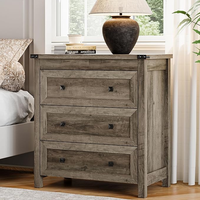 Dresser for Bedroom with 3 Drawers, Small Chests of Drawers, 27.55" Wide Farmhouse Wood Nightstand Bedside Cabinet End Table, Modern Closet Storage Organizer for Living Room, Entryway, Hallway, Grey