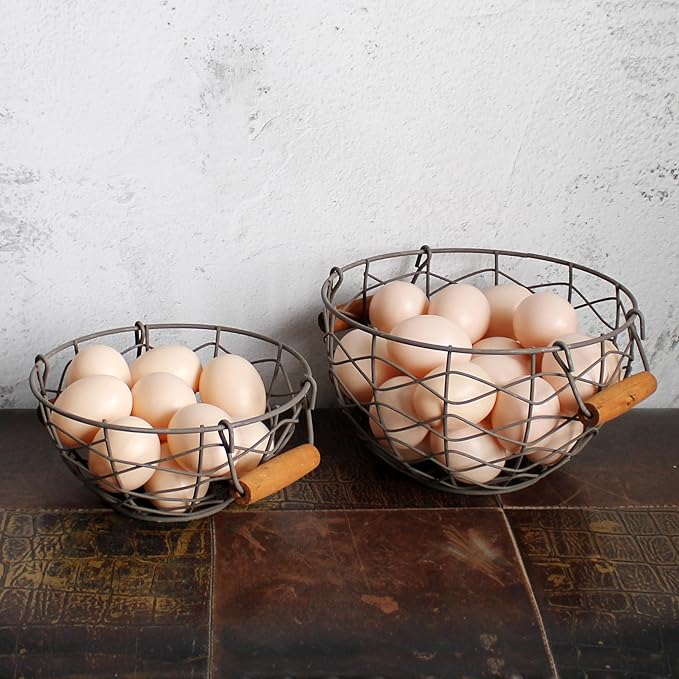 CVHOMEDECO. Round Wire Egg Baskets Rustic Fruit Baskets with Wooden Handles Primitives Vintage Collecting Basket. Rusty, Set of 2