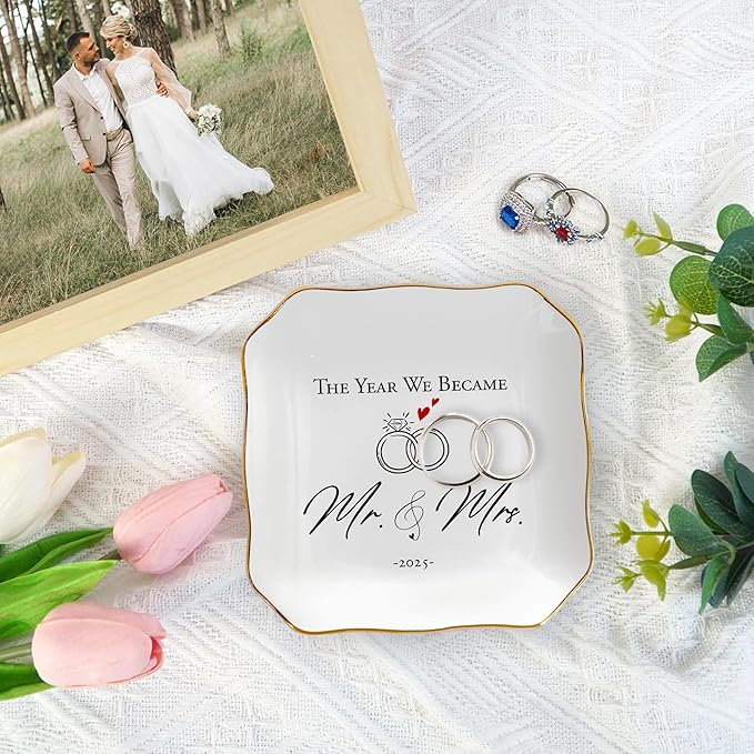 OASSIE Christmas Wedding Gifts for Couples 2025 - Mr and Mrs Gifts 4"x4" Ceramic Jewelry Dish Tray - Bridal Shower Engagement Gifts for Bride Women Newlyweds Marriage Just Married