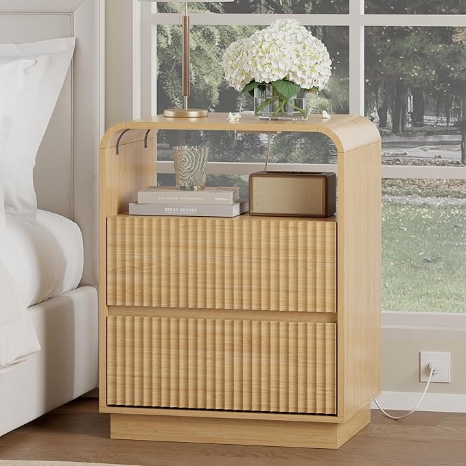 Natural Oak Nightstands Set of 2 with Charging Station, Mid Century Modern End Tables & Bedside Tables, Fluted Wood Small Night Stands with 2 Hidden Drawers and Storage Shelf for Bedroom