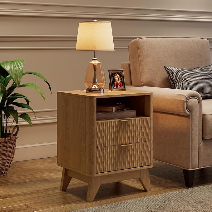 Fluted Nightstand with Charging Station, 18" Modern End Table with Storage Drawers, Bedside Table for Bedroom, Natural Oak(1 Piece)