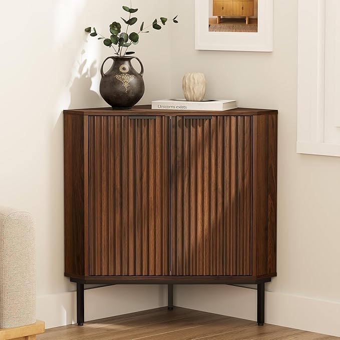 Fluted Corner Cabinet, Modern Small Corner Floor Cabinet with 2 Doors and 2-Tier Shelves, Freestanding Narrow Organizer for Living Room Kitchen Bathroom, Brown