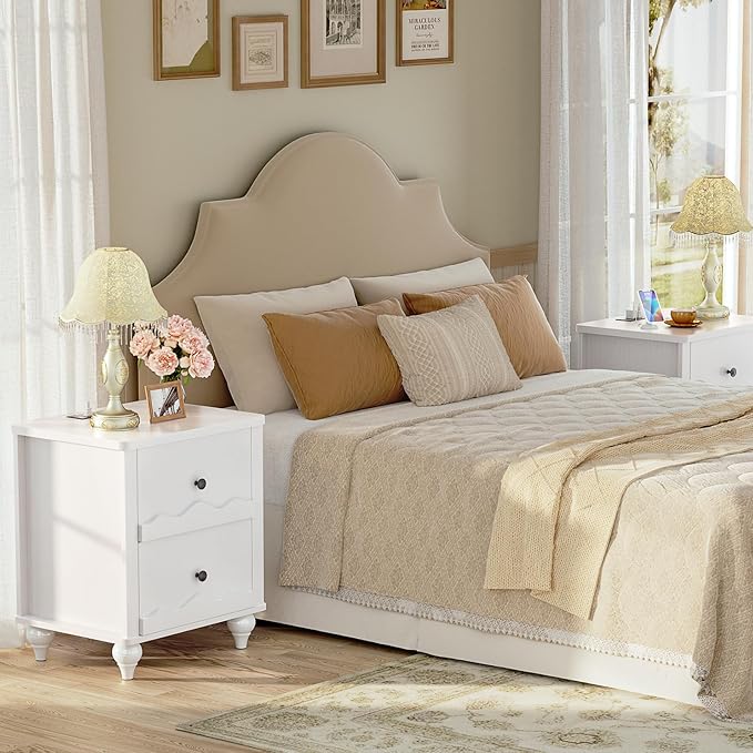 Cyclysio Nightstand with Charging Station, Side End Table with 2 Drawers, Modern Wood Night Stand with Scalloped Pattern for Bedroom, Bedside Night Tables with Solid Wood Gourd Legs