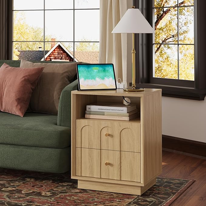 Nightstand with Charging Station, Mid Century Modern Nightstand with Arched Design, Boho End Table with Wood Grain Texture, Bedside Table for Bedroom Living Room Sofa Office, Oak