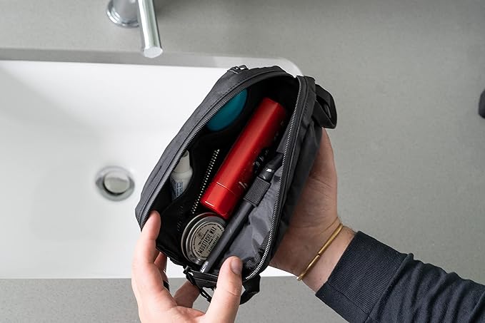 WANDRD Toiletry Bag, Medium - Makeup Organizer and Travel Bag for Travel Essentials