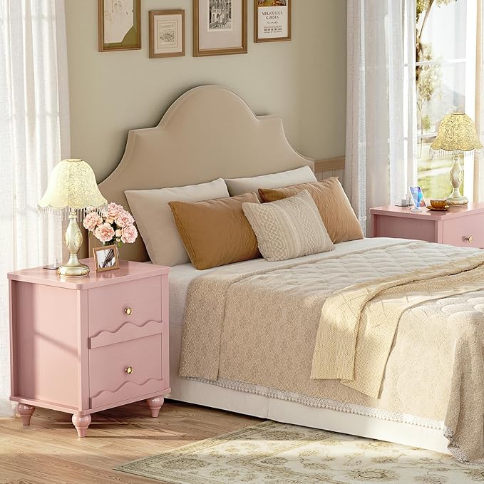 Cyclysio Nightstand Set of 2 with Charging Station, Side End Table with 2 Drawers, Modern Wood Night Stand Set 2 with Scalloped Pattern for Bedroom, Bedside Night Tables with Solid Wood Gourd Legs